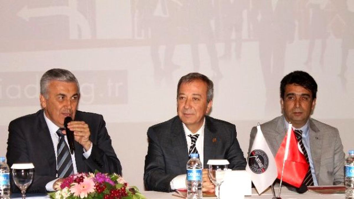 MHP Milletvekili Adayları İş Adamlarıyla Buluştu