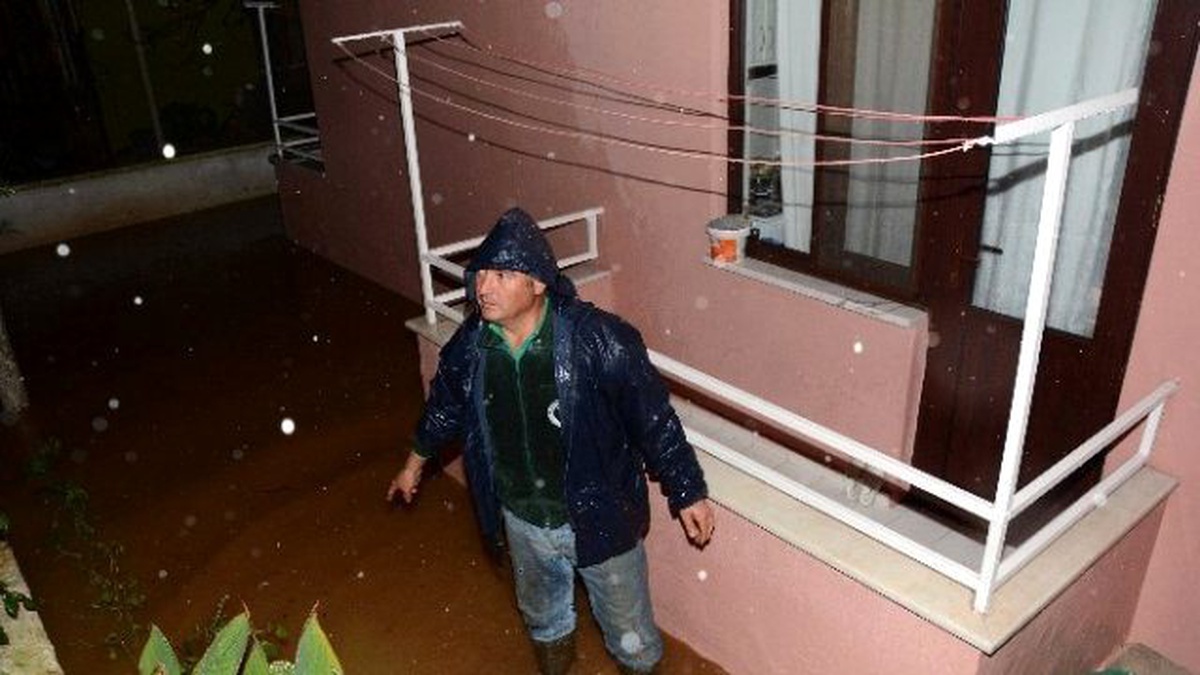 Muski ve İtfaiye\'den Yağmura Ortak Müdahale