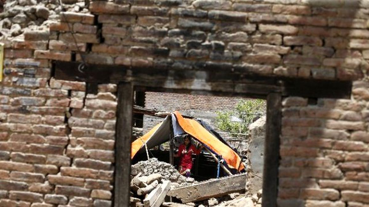 Nepal Depreminde Ölü Sayısı 42 Oldu