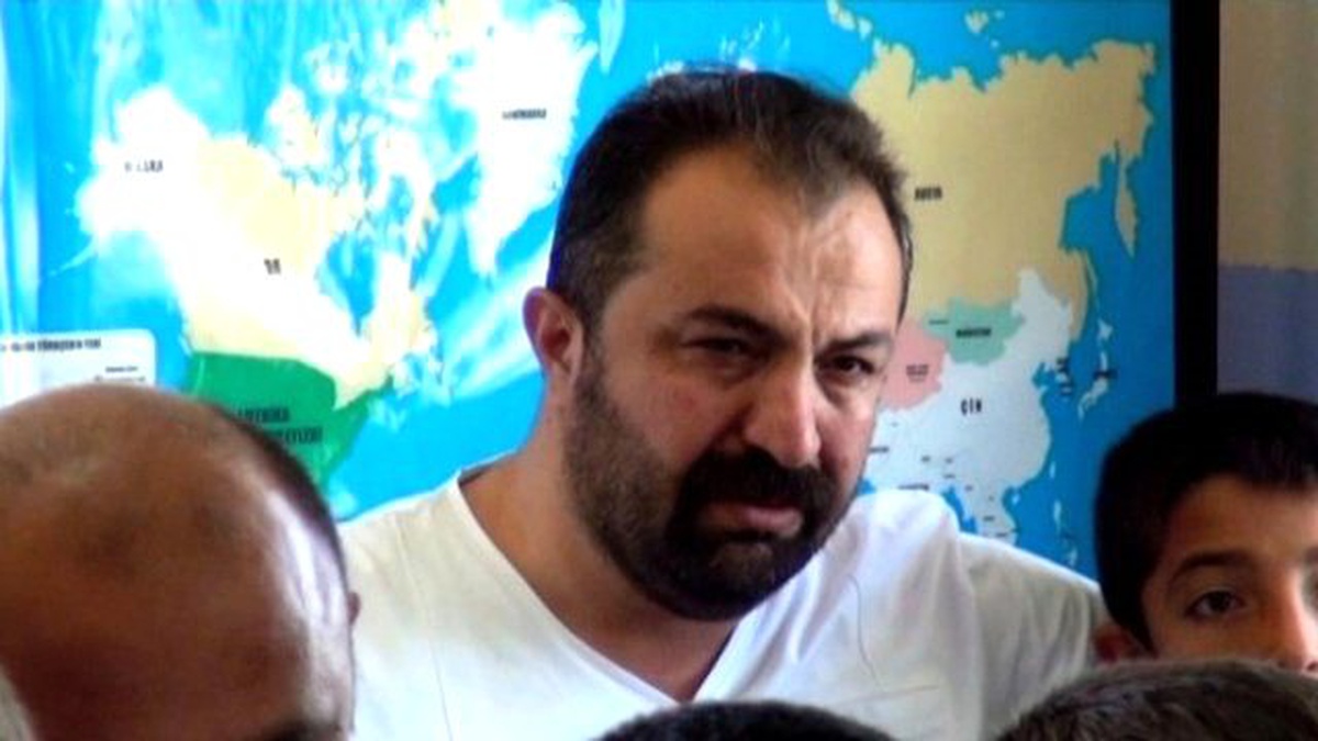 Polislik Eğitimi Alan Öğrencilerin Okuduğu Şiir, Polis Memurunu Duygulandırdı
