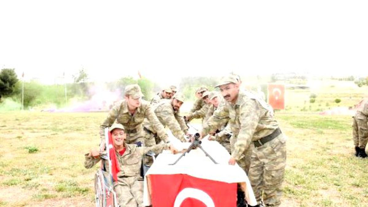 Şanlıurfa\'da 30 Engelli Bir Günlüğüne Asker Oldu
