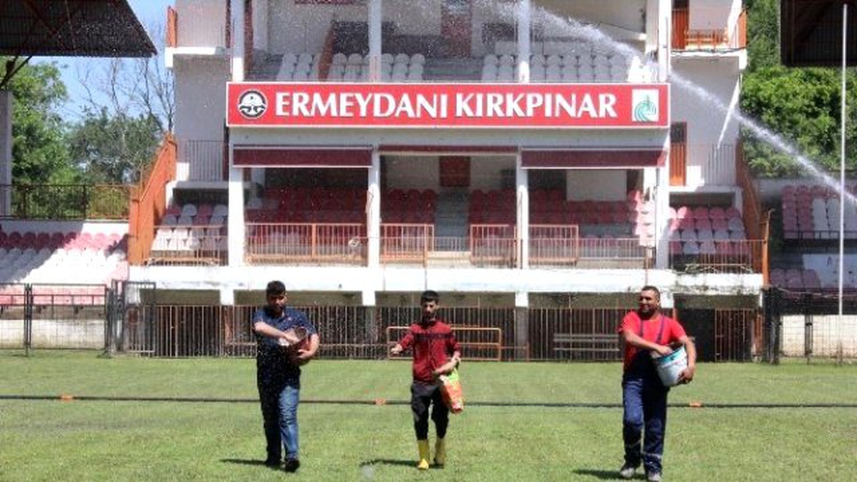 Sarayiçi \'Er Meydanı\' Çayırı Güreşlere Hazırlanıyor