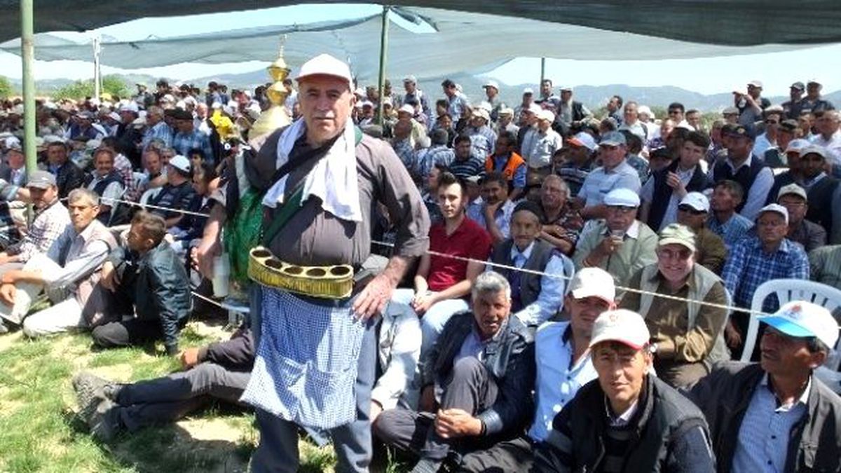 Sırtında Güğümle Limonata Sattı