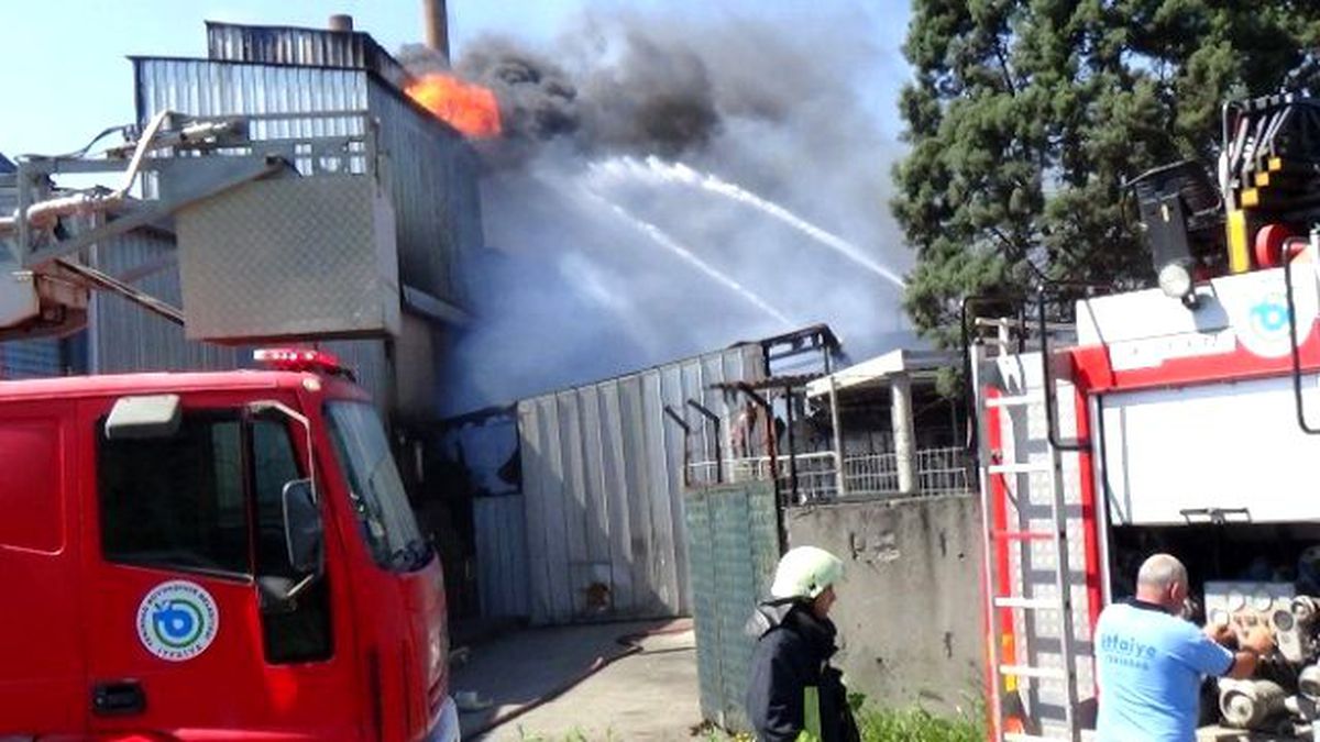 Tekirdağ\'da Tekstil Fabrikasında Yangın