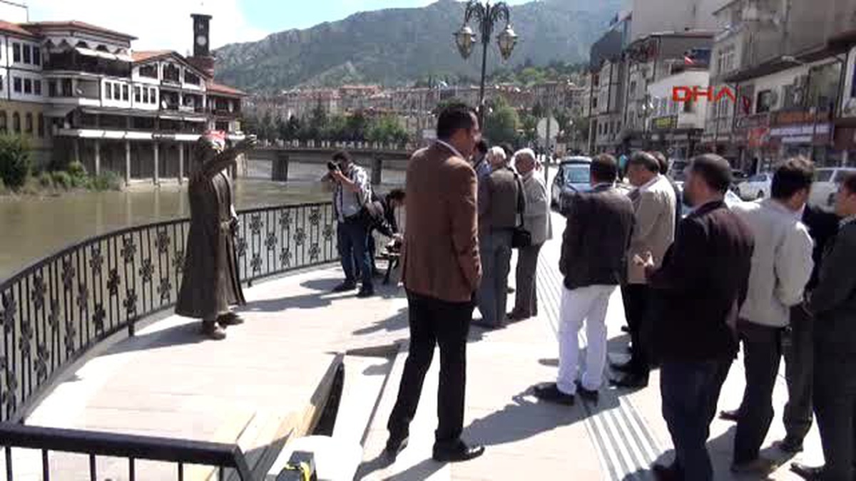 Turizmciler Şehzade Heykeline Saldırıları Kınadı