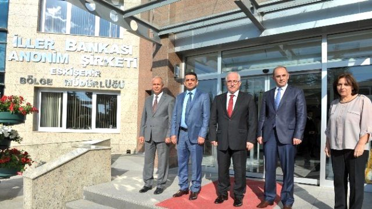 Vali Tuna\'dan İller Bankası Bölge Müdürlüğü\'ne Ziyaret