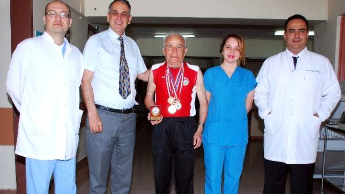 81 Yaşındaki Atlet Önce By-pass, Sonra Balkan Şampiyonu Oldu