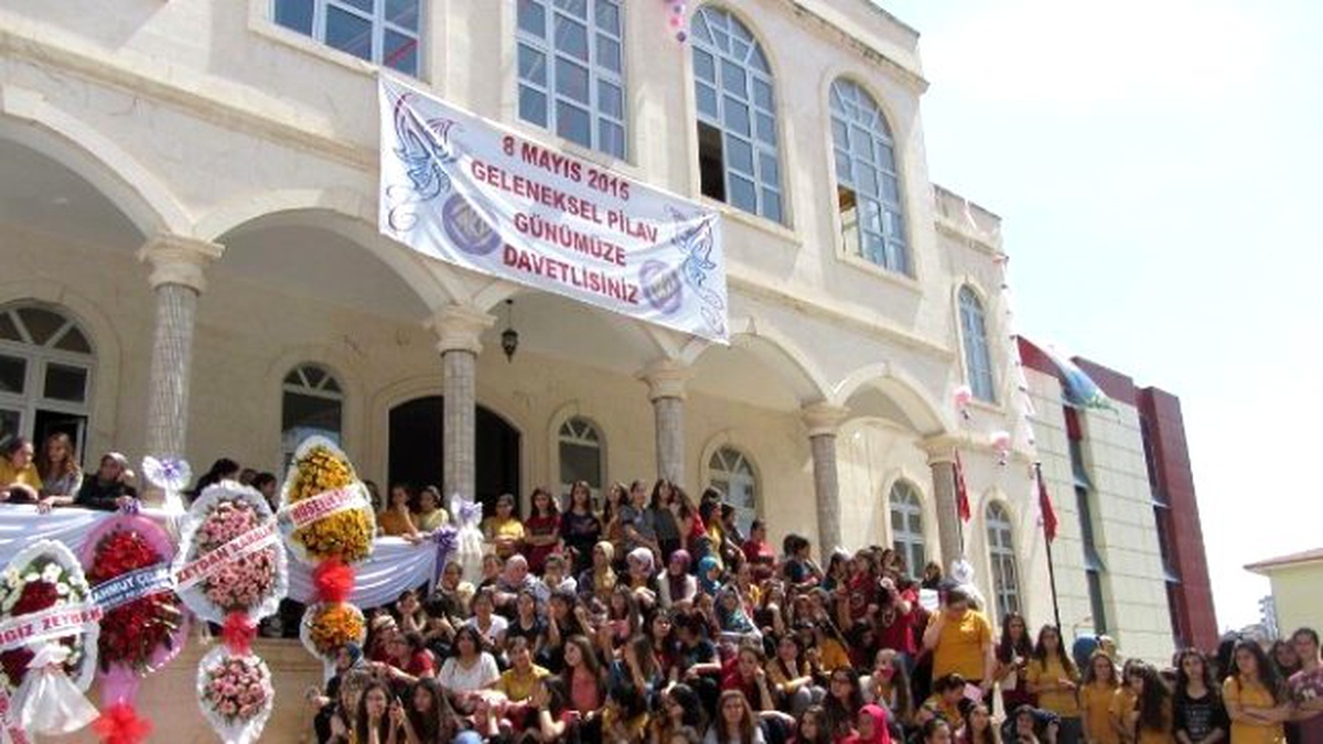 Adana Kız Lisesi\'nden Pilav Günü