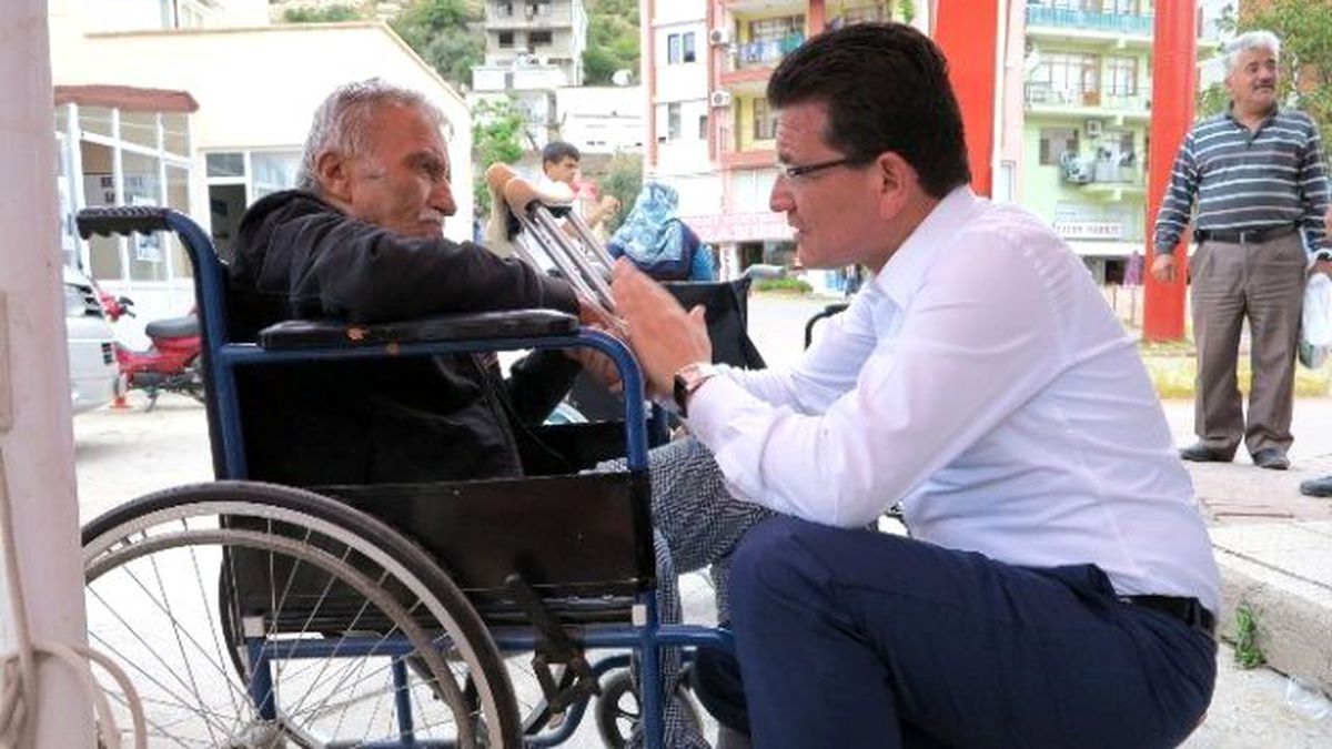 AK Parti Milletvekili Adayı Uslu\'dan Hastalara Moral Ziyareti