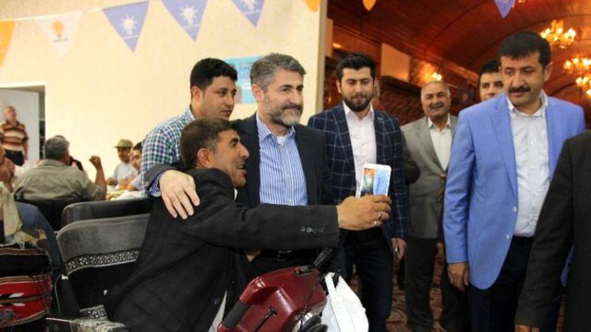 Ak Partili Nebati, Engellilere Tekerlekli Sandalye Dağıttı