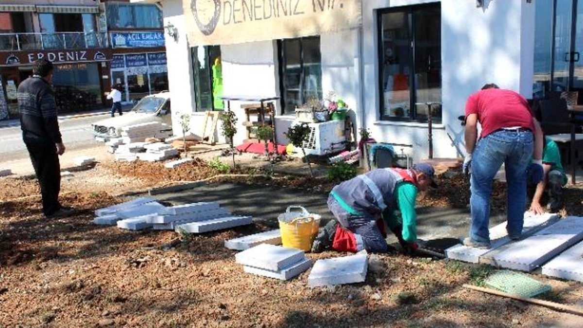 Akçakoca\'da Peyzaj Düzenleme Çalışmaları Yoğunluk Kazandı