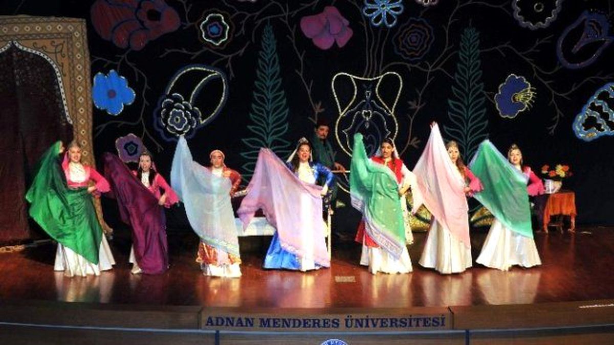 Arşın Mal Alan Müzikali Adü\'de Sahnelendi?
