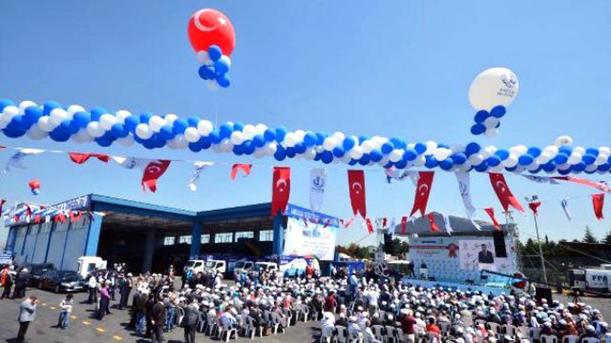 Bakan Güllüce: CHP Gençlerin Eline Taş Verdi Recep Tayyip Erdoğan\'ı Taşlattı