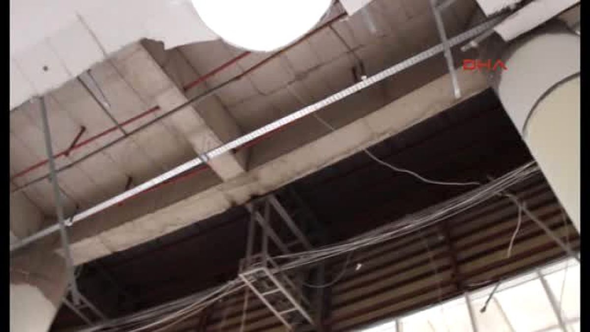 Burdur Otogarı\'nın Alçıpan Tavanı Çöktü