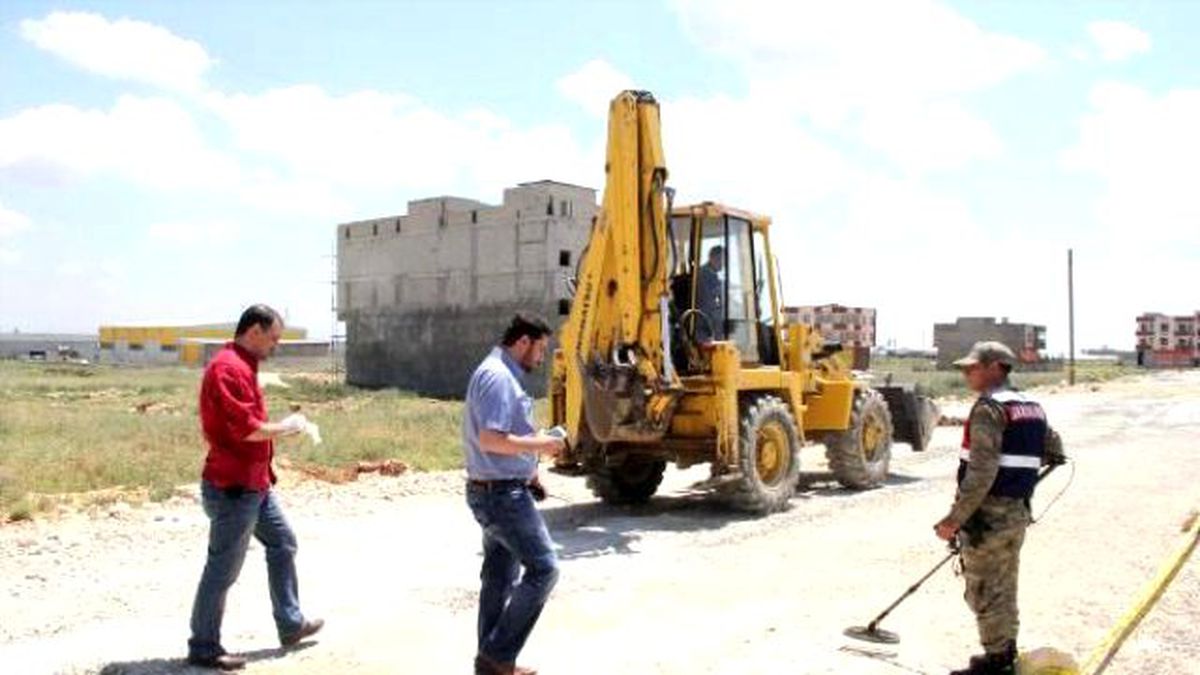 Cinayette Kullanılan Tabanca İçin Asfalt Kazdılar