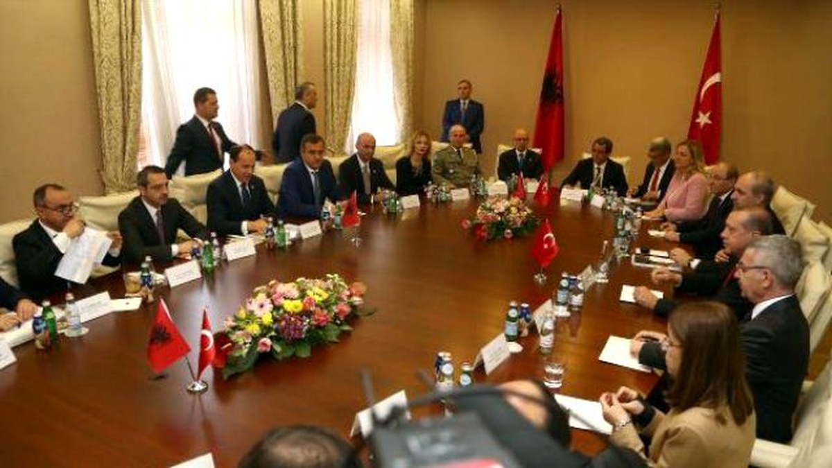 Cumhurbaşkanı Erdoğan Arnavutluk\'ta Heyetler Arası Görüşmelerde Bulundu