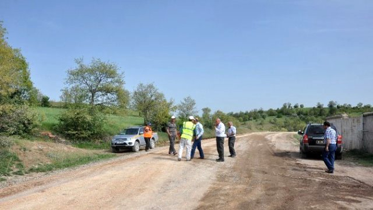 Dursunbey Simav Yolunda Asfalt Çalışmaları Başladı