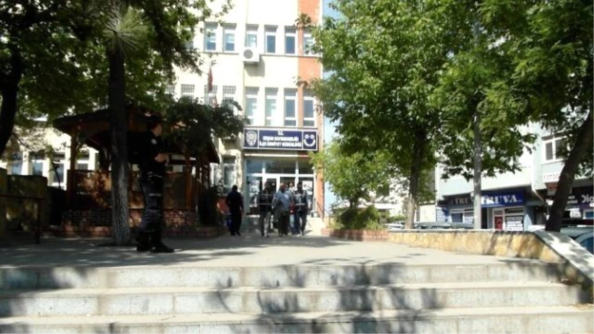 Edirne\'de \'Rüşvet\' Operasyonunda 5 Gümrük Memuru Tutuklandı