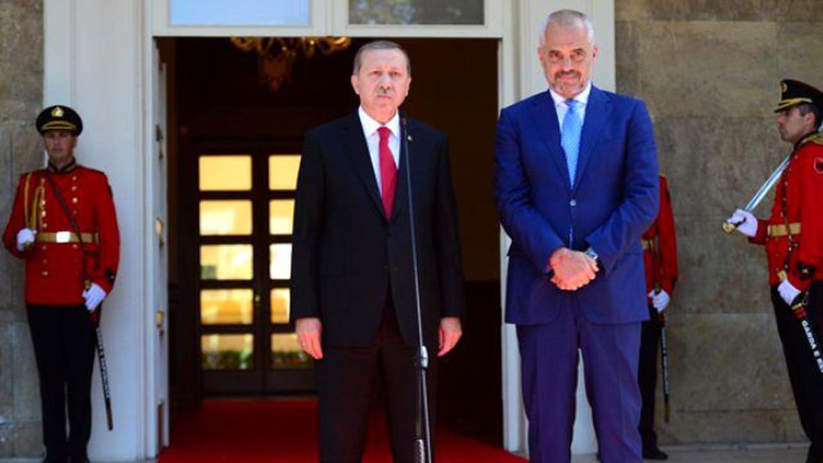 Cumhurbaşkanı Erdoğan\'dan, Arnavutluk\'a Paralel Yapı Uyarısı