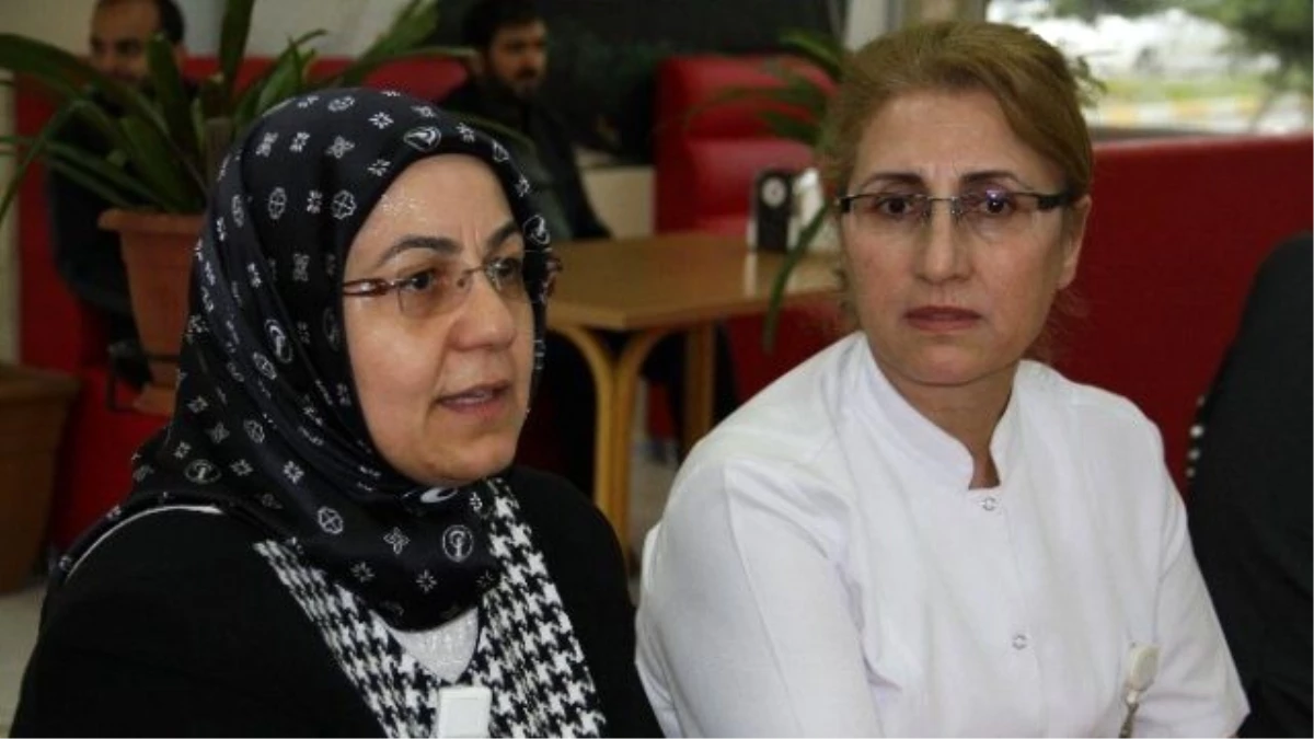 Erzincan\'da Yılın Hemşiresi 35 Yıldır İzin Almayan Kutan Oldu