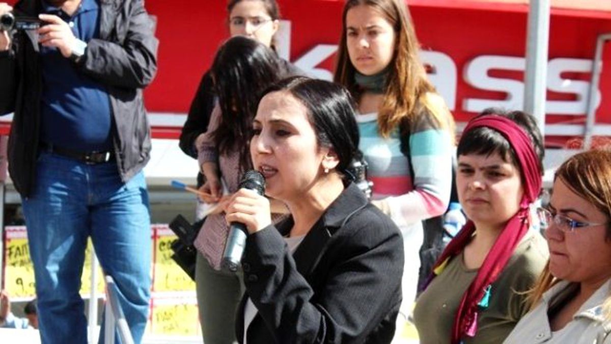 Hdp\'den Kadın Seçim Bürosu Açılışı