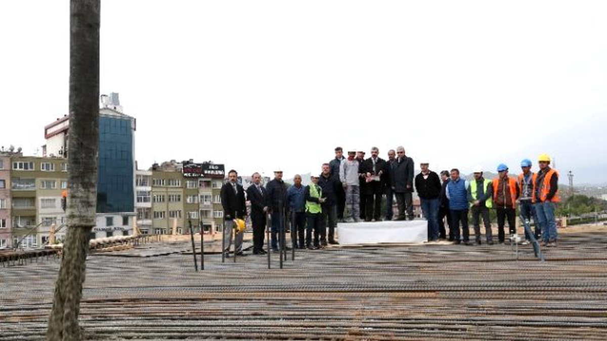 Karayolları Kavşağı\'na İlk Tabliye Betonu Atıldı