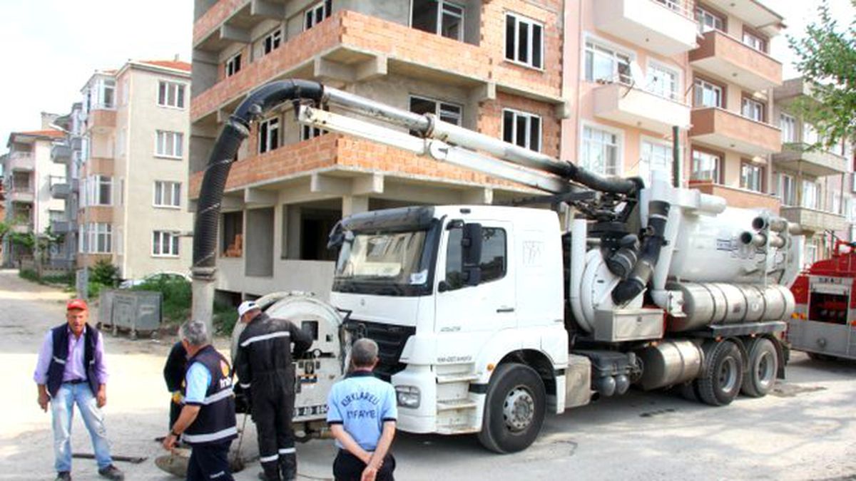 Kırklareli\'nde Kanallar Temizleniyor