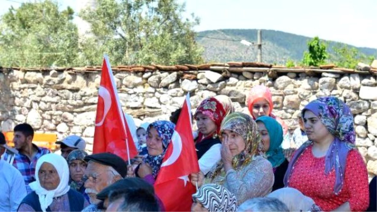 Kocaoğlu\'ndan Kınıklı Madenci Ailelerine Yıldönümü Ziyareti