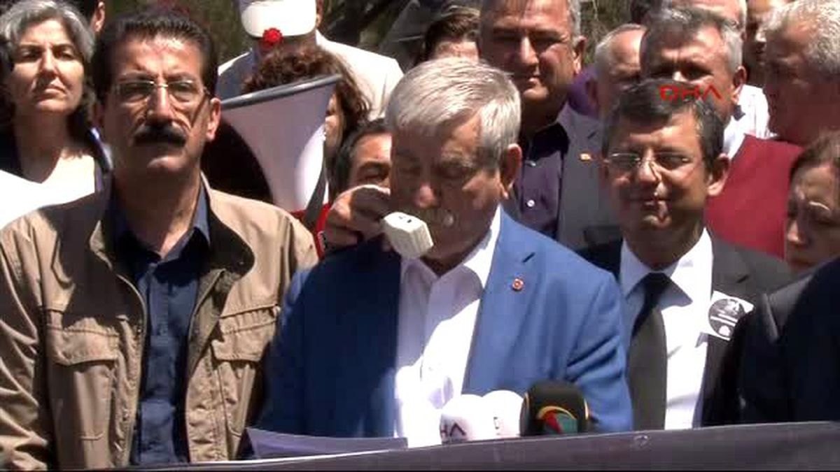 Manisa Soma Facianın Yıldönümünde Anma Sendikalar Madenci Anıtı\'na Karafil Bıraktı Açıklama Yaptı-2