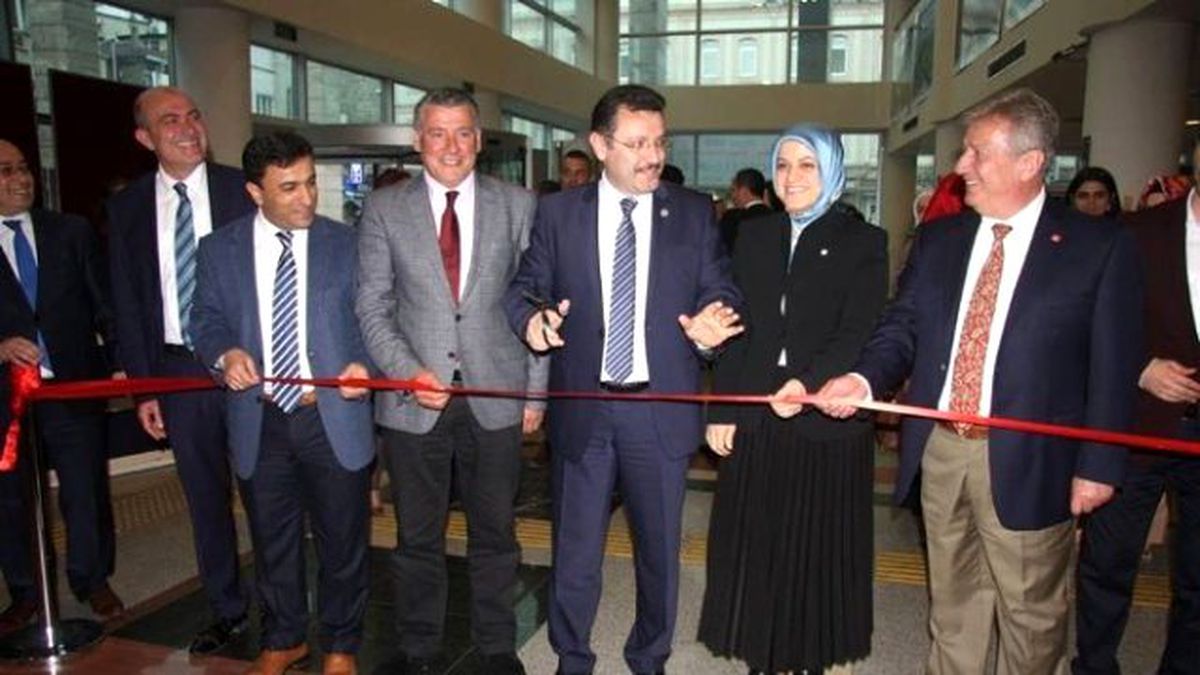 Milletvekili Adaylarını Buluşturan Sergi