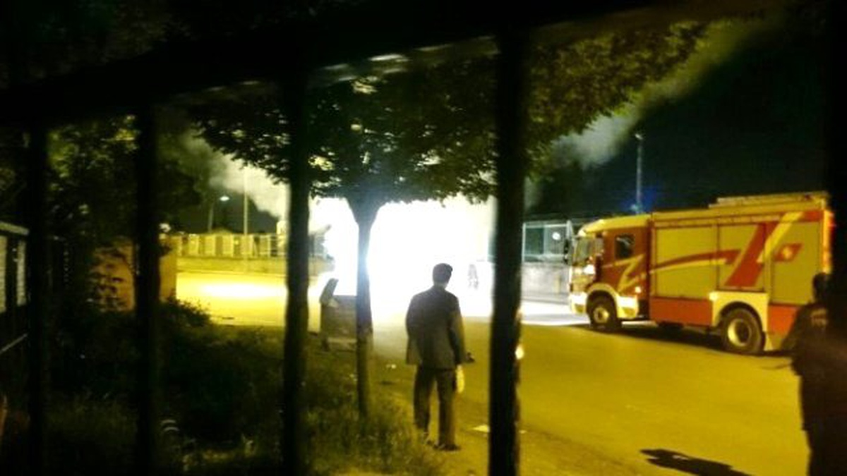 Öğrenci Yurdu Önünde Otomobil Alev Alev Yandı