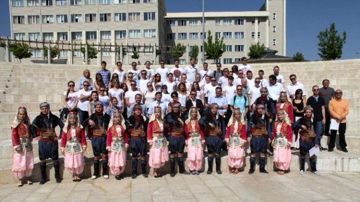 Polonyalı Efelerden Zeybek Oyunu