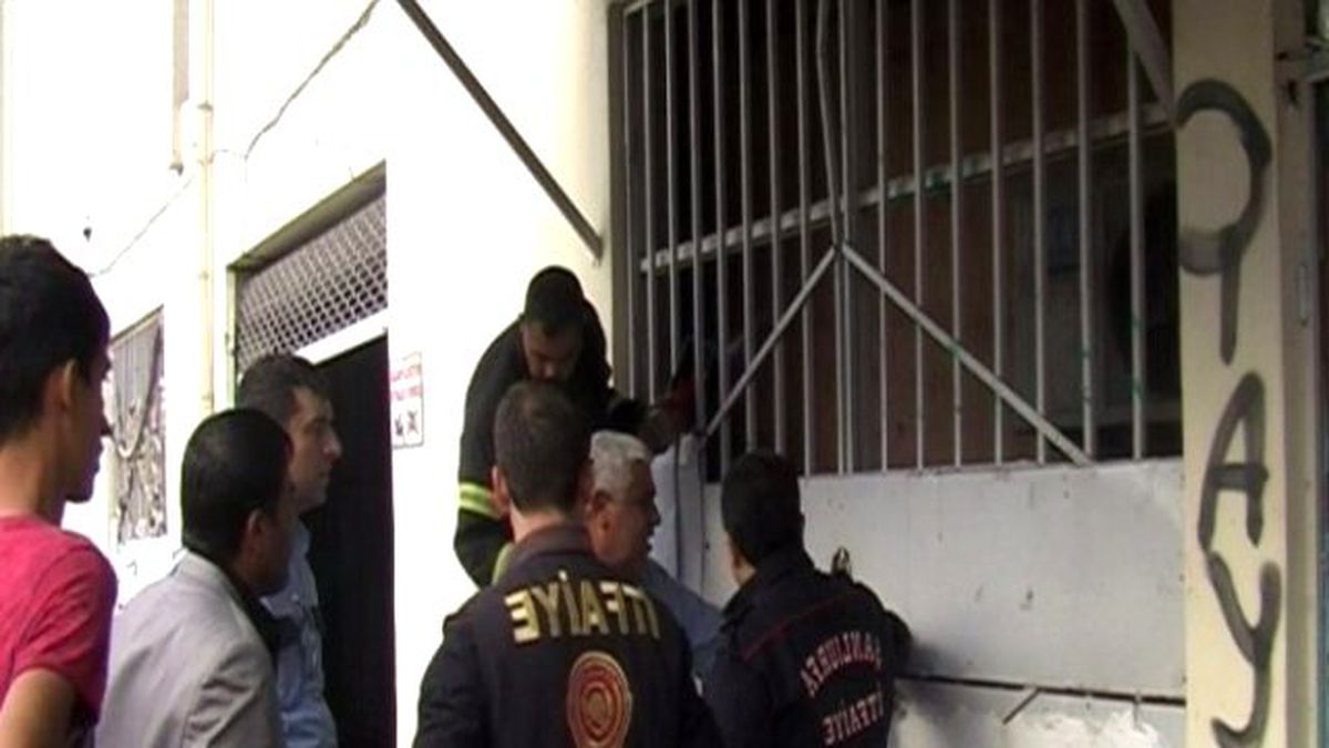 Şanlıurfa\'da Çıkan Yangın Korkuttu