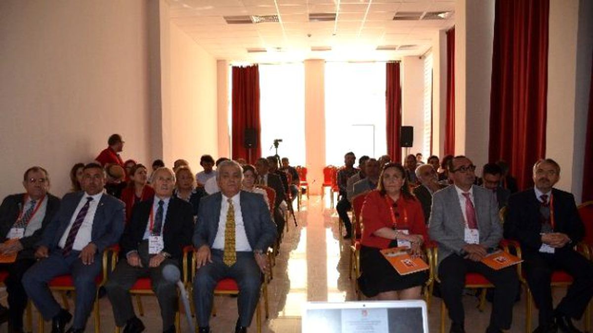 Şeyh Edebali Üniversitesi\'nde "Yapısal Karakterizasyon Teknikleri" Sempozyumu