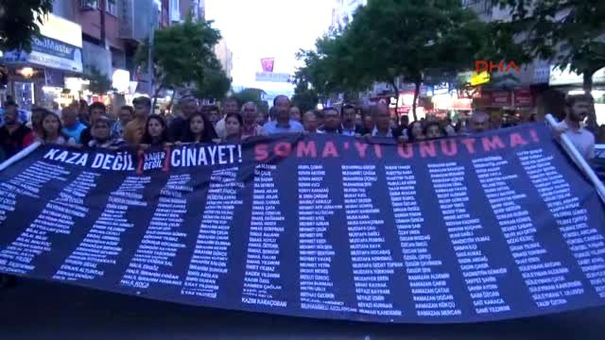 Soma - Maden Şehitleri Soma\'da Anıldı
