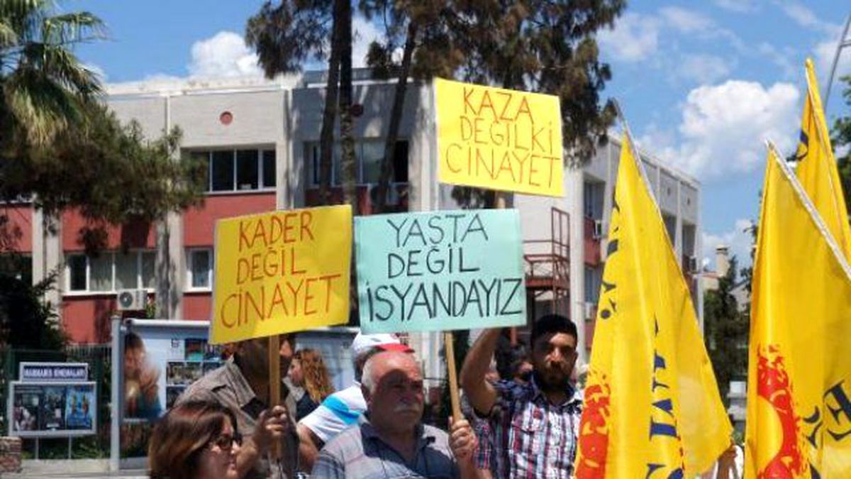 Soma Şehitlerini Marmaris\'te Andılar