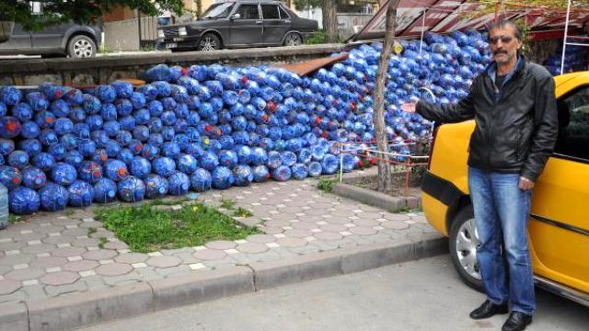 Taksi Durağı Çalışanları 5 Ton Mavi Kapak Topladı