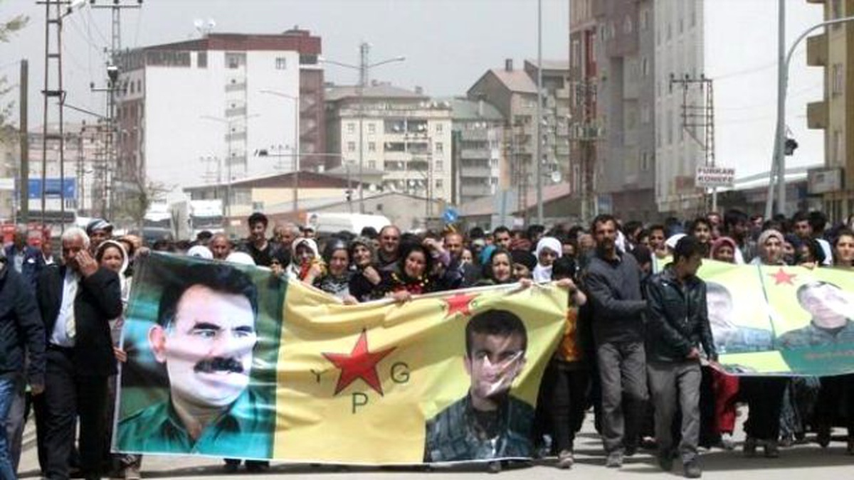 YPG\'li Polat\'ın Cenazesi Yüksekova\'da Toprağa Verildi