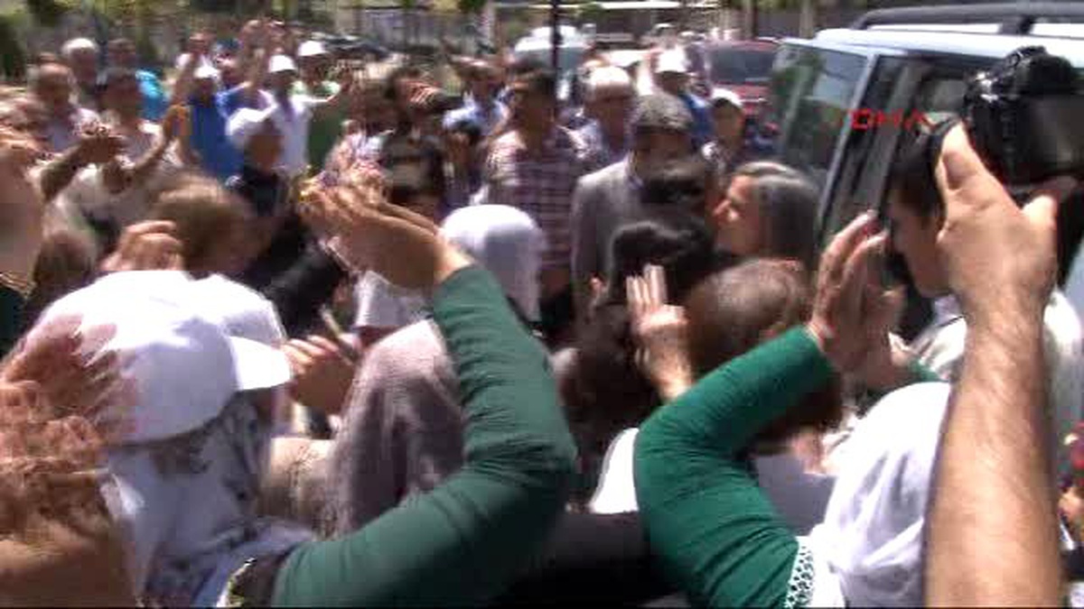 Aydın - Diyarbakır Büyükşehir Belediye Başkanı Kışanak Aydın\'da Seçim Çalışmasına Katıldı