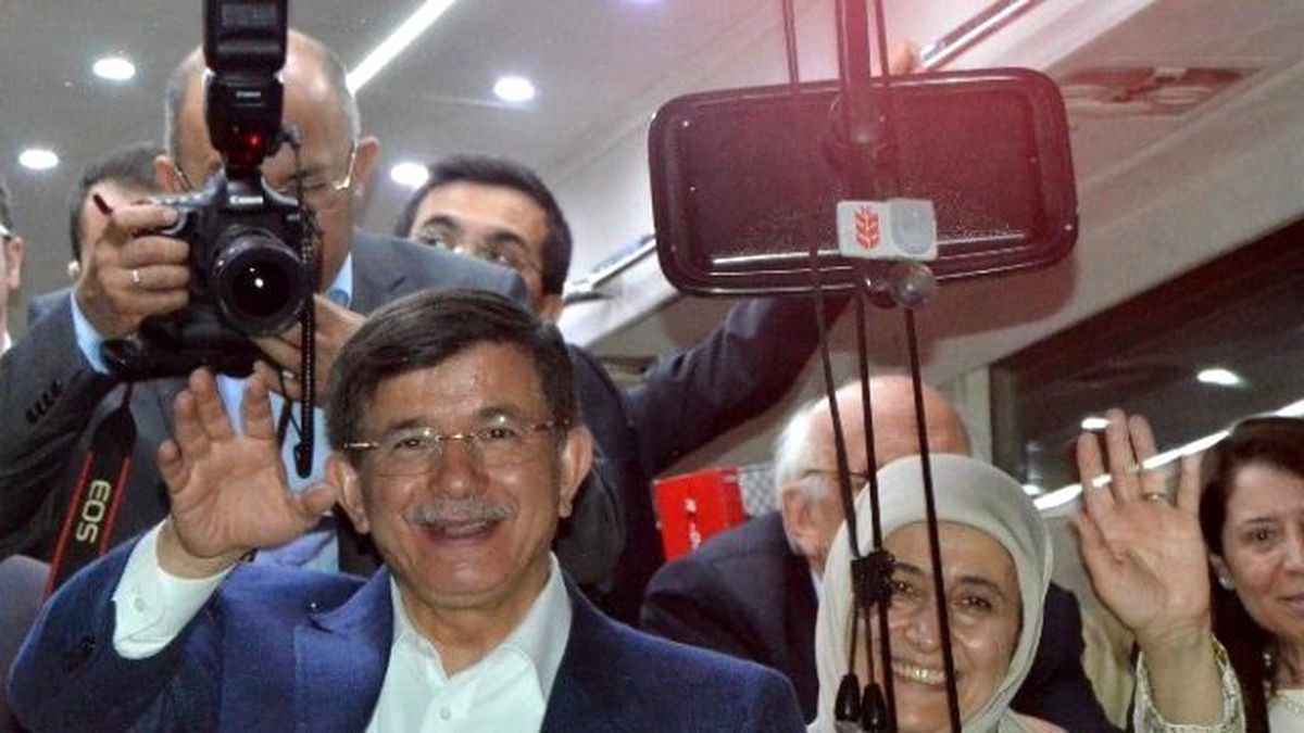 Başbakan Davutoğlu\'ndan Akraba Ziyareti