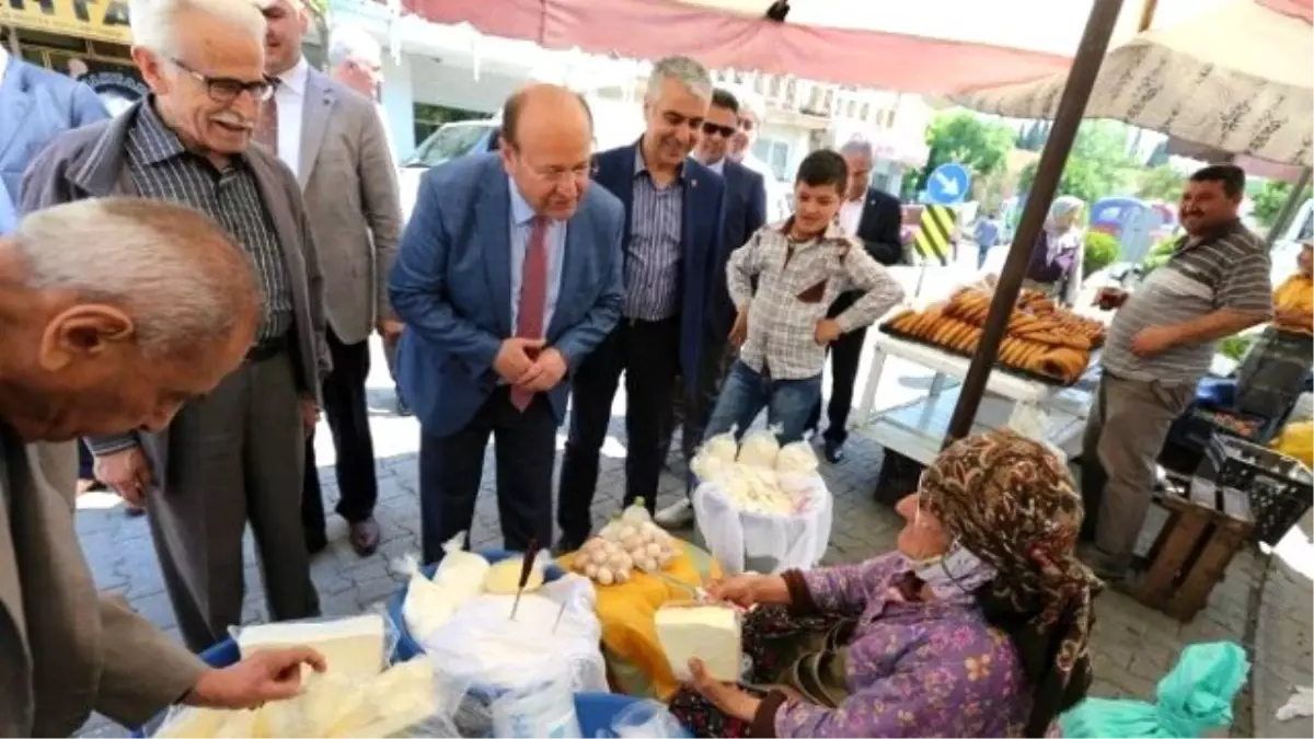 Başkan Özakcan\'a Pazar Ziyaretinde Yoğun İlgi