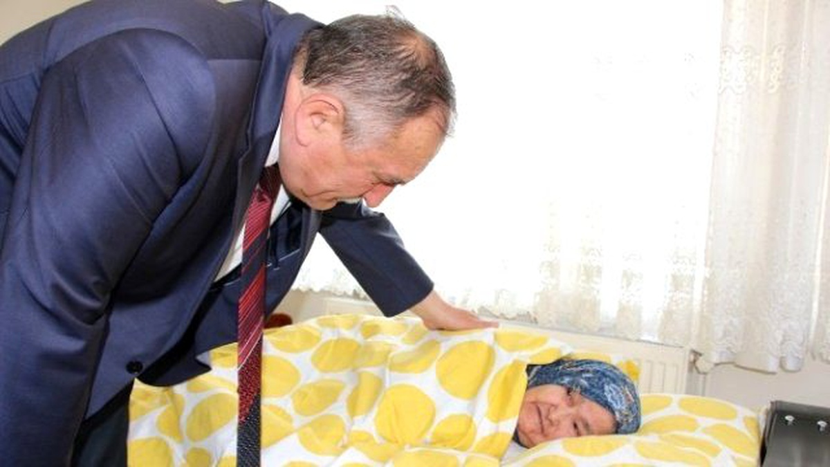 Başkan Yılmaz, Hasta ve Engelli Vatandaşları Ziyaret Etti