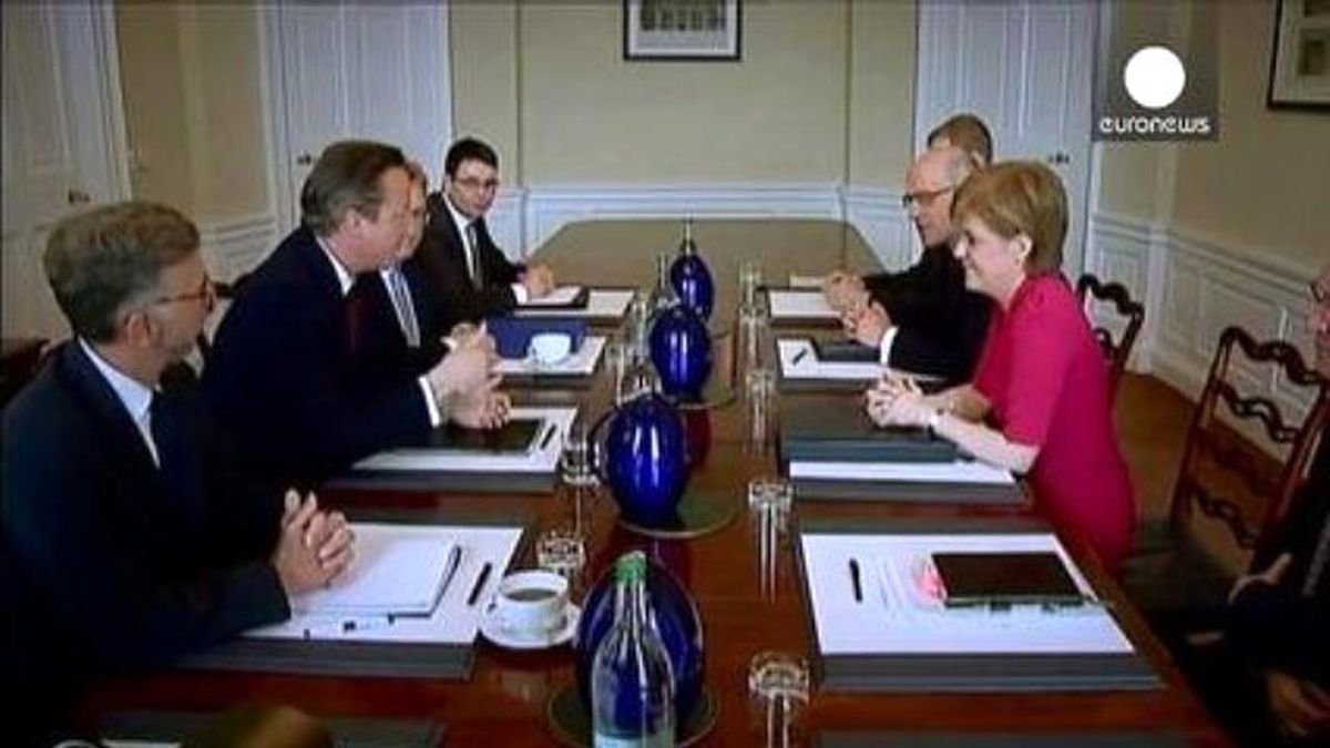 David Cameron ve Nicola Sturgeon İskoç Parlamentosuna Yetki Devrini Tartıştı
