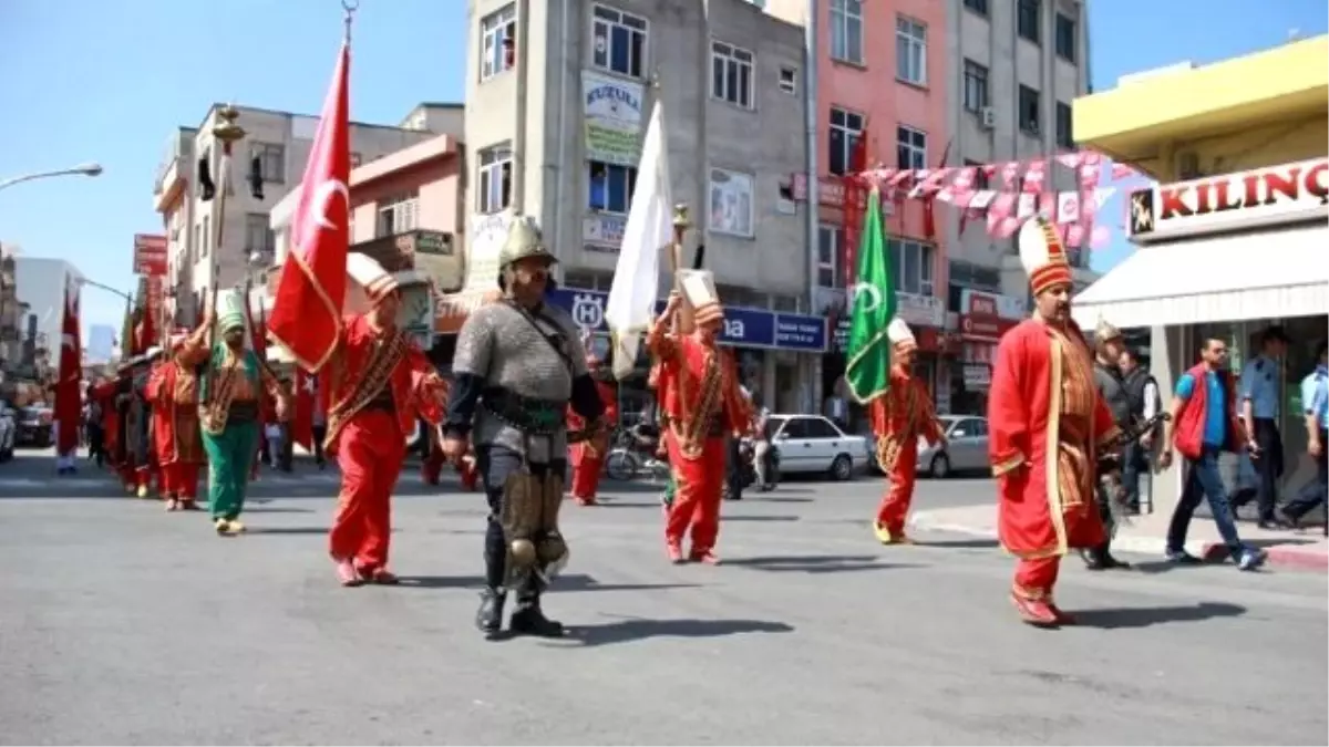 Dörtyol\'da Mehterli Gençlik Yürüyüşü