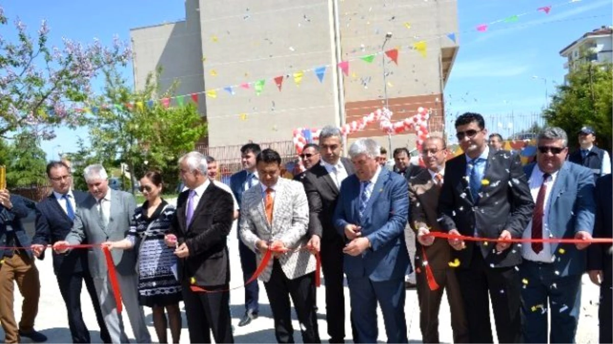 Kapaklı Yıldızkent Ortaokulu\'nda Bilim Fuarı Açıldı