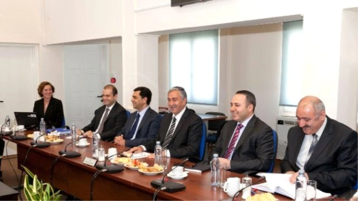 Kıbrıs Müzakereleri Yeniden Başladı