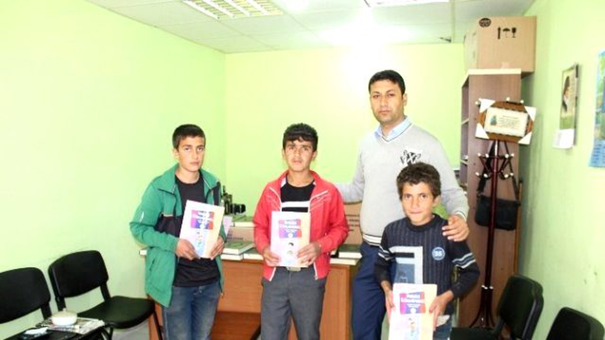 Kur\'an Kursu Öğrencilerine Anlamlı Hediye