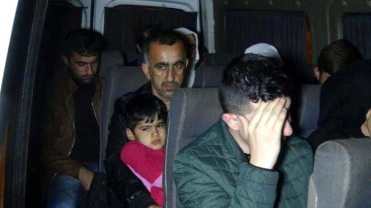 Midibüste 17 Kaçak Yakalandı