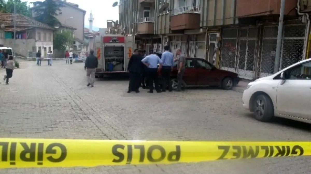 Park Halindeki Otomobilden Sızan Gaz Korkuttu