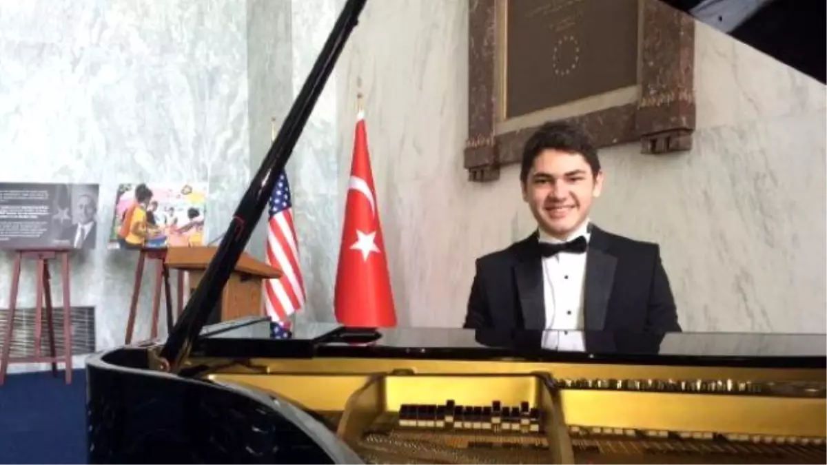 Tambi, Suriye\'ye Dikkat Çekmek İçin Washington\'da Konser Verdi